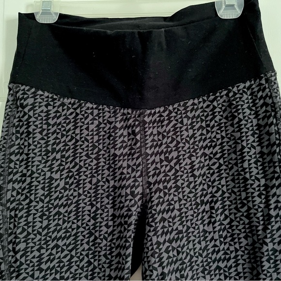 Old Navy Active Leggings M EUC - Picture 3 of 8